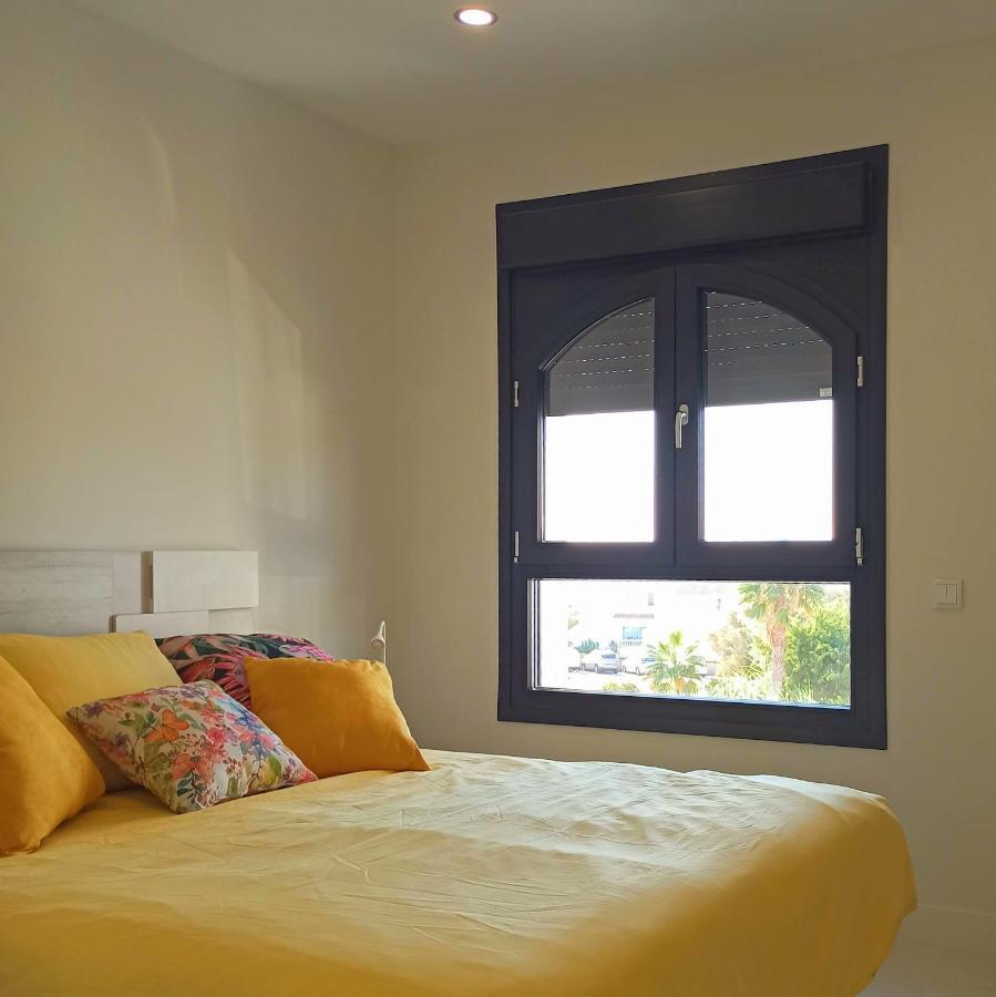 La Paloma Beach Apartment With Pool By Casa Del Sol Hr Manilva Luaran gambar