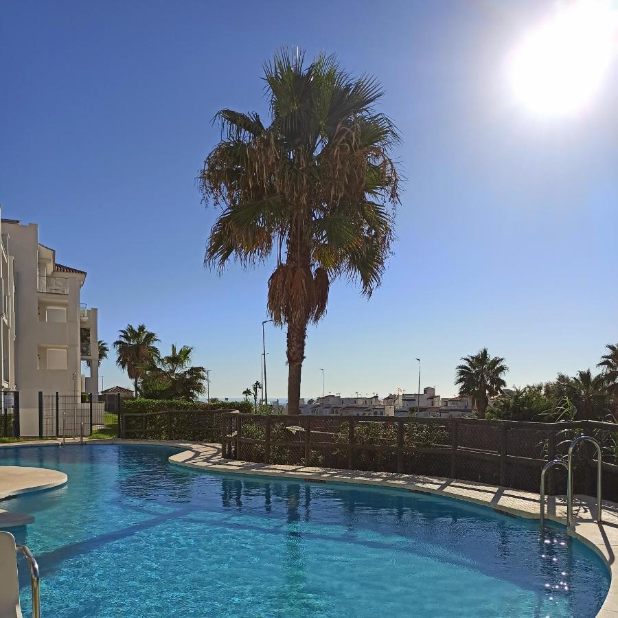 La Paloma Beach Apartment With Pool By Casa Del Sol Hr Manilva Luaran gambar