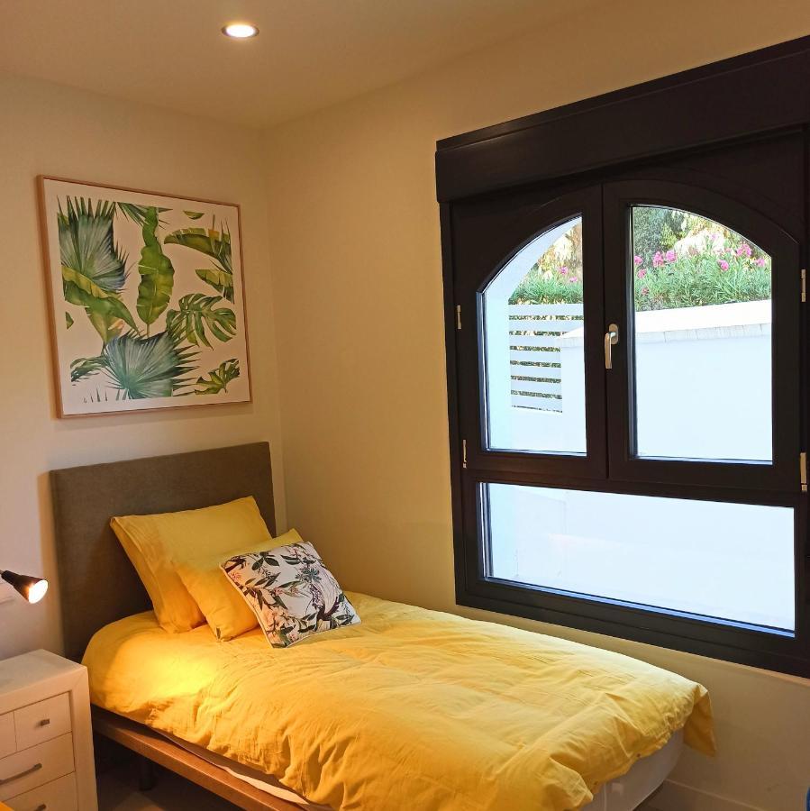 La Paloma Beach Apartment With Pool By Casa Del Sol Hr Manilva Luaran gambar