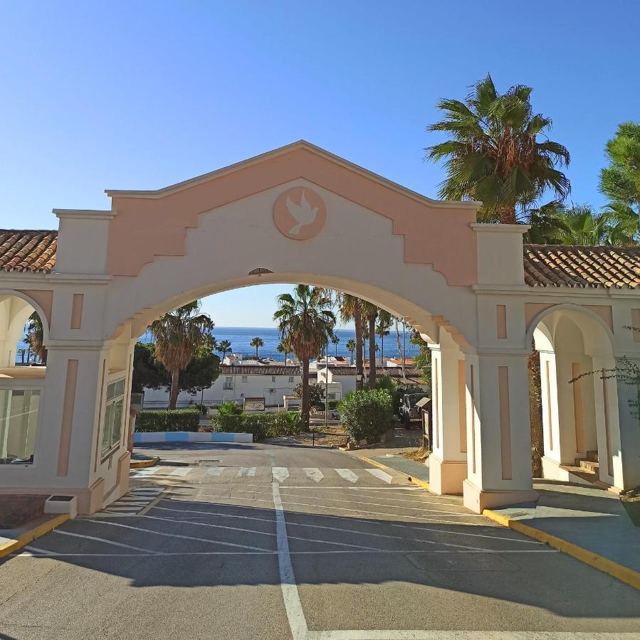 La Paloma Beach Apartment With Pool By Casa Del Sol Hr Manilva Luaran gambar