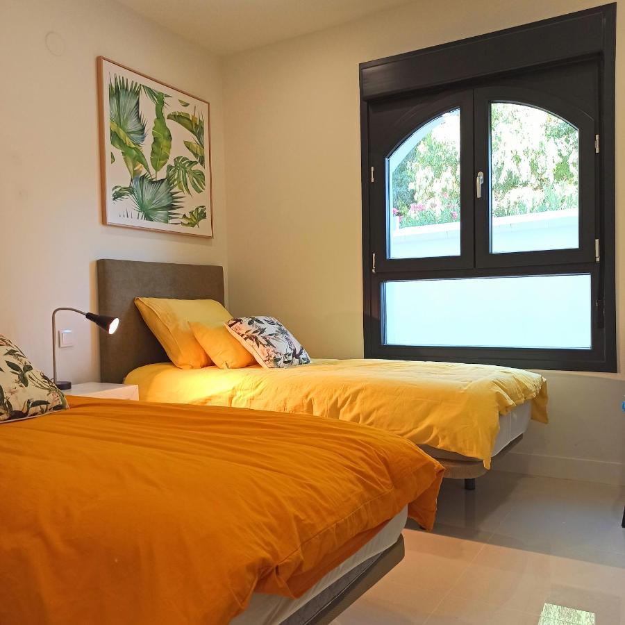 La Paloma Beach Apartment With Pool By Casa Del Sol Hr Manilva Luaran gambar